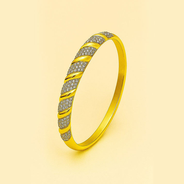 Elegant Gold Diamond-Cut Bracelet – Luxe Mulher | Timeless Luxury Jewelry