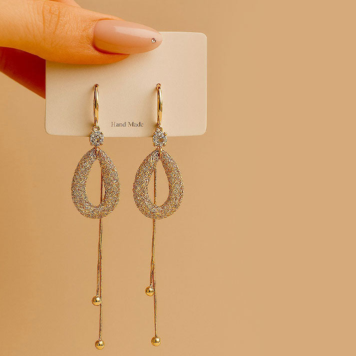 Textured Gold Drop Earrings – Luxe Mulher | Elegant Long Dangle Design