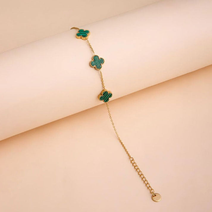 The Clover Charm – Luxe Mulher Malachite-Inspired Gold Bracelet