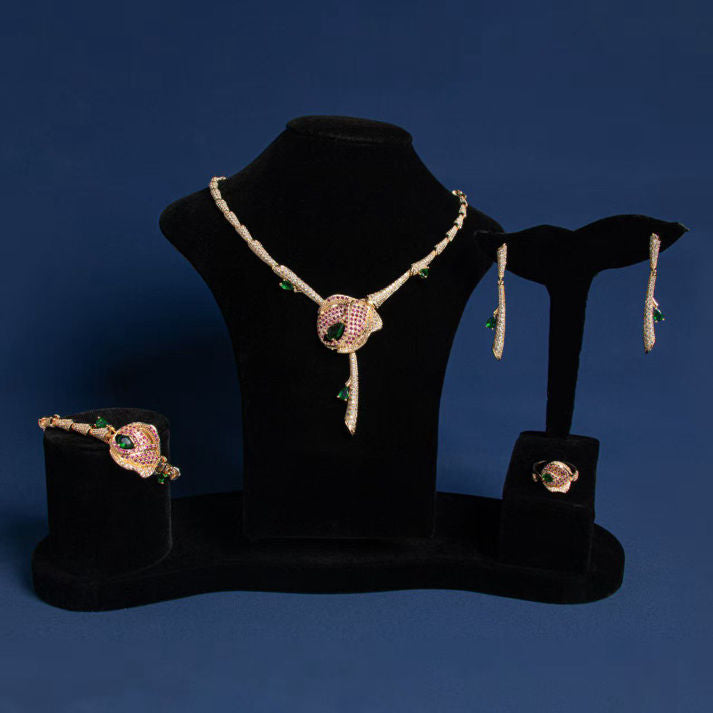 Emerald Snake-Inspired Necklace & Earrings Set | Luxe Mulher