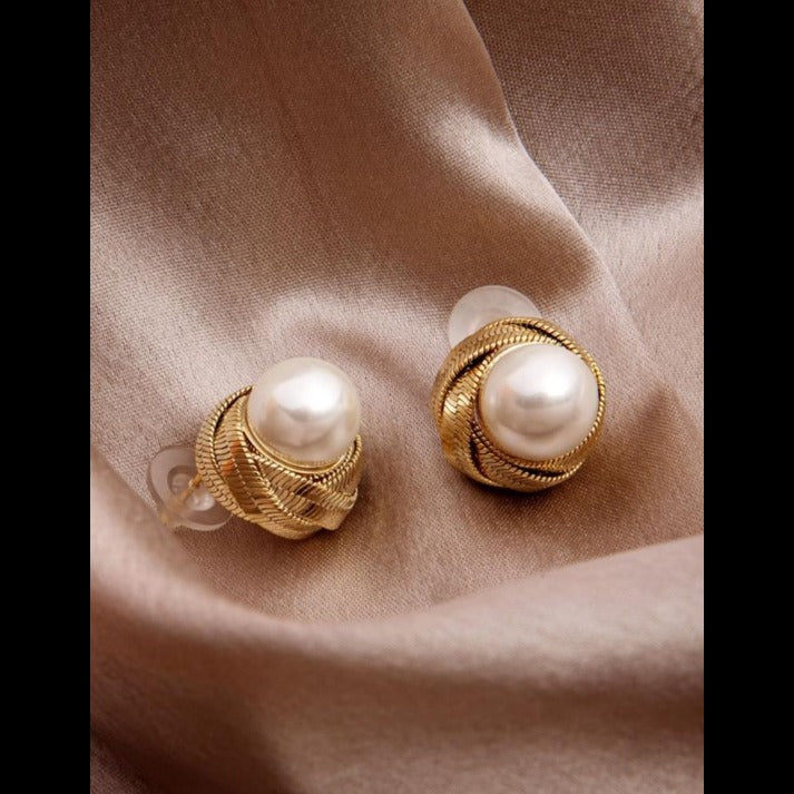 Vintage Gold Twisted Pearl Stud Earrings – Classic Elegant Jewelry for Women