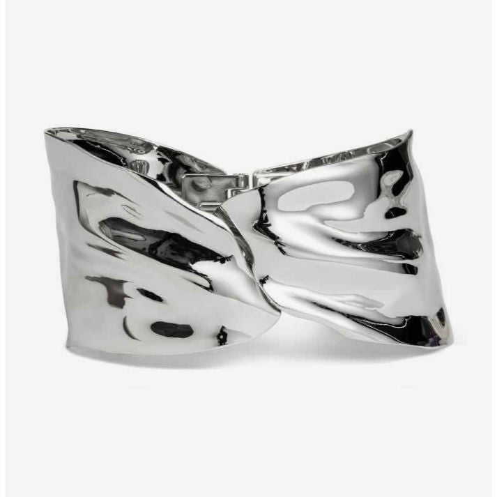 Elegant Silver-Tone Wide Sculpted Cuff Bracelet | Luxe Mulher