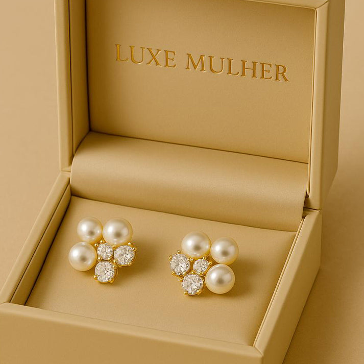 Elegant Pearl & Crystal Cluster Stud Earrings – Gold