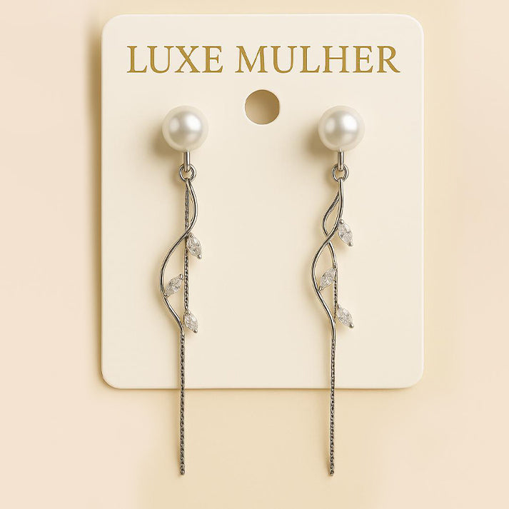 Elegant Pearl Drop Earrings with Leaf Design – Luxe Look
