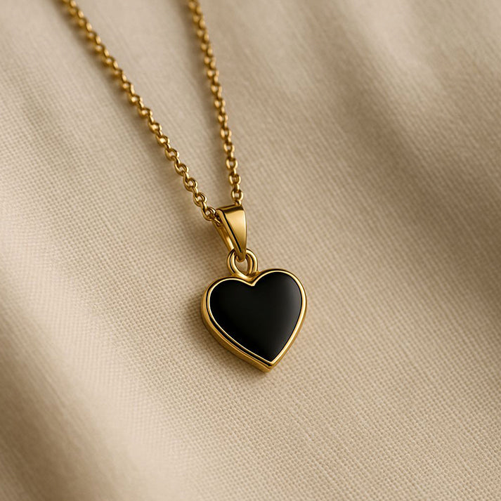 Black Heart Pendant Necklace in Gold – Elegant & Minimal