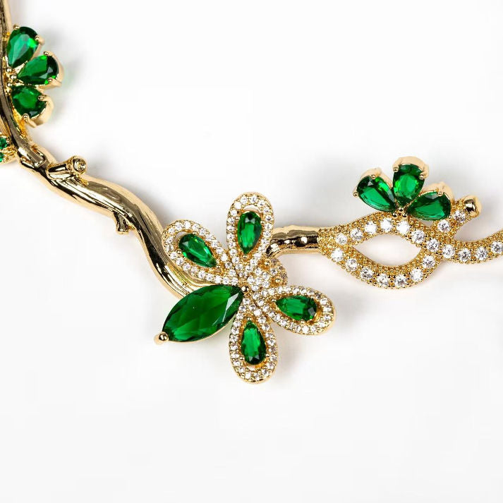 Floral Green Gemstone Necklace & Earrings Set | Luxe Mulher