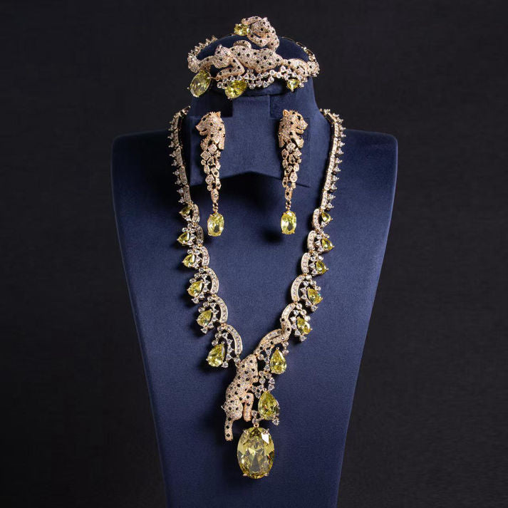 Luxury Yellow Gemstone Necklace with Matching Drop Earrings | Luxe Mulher