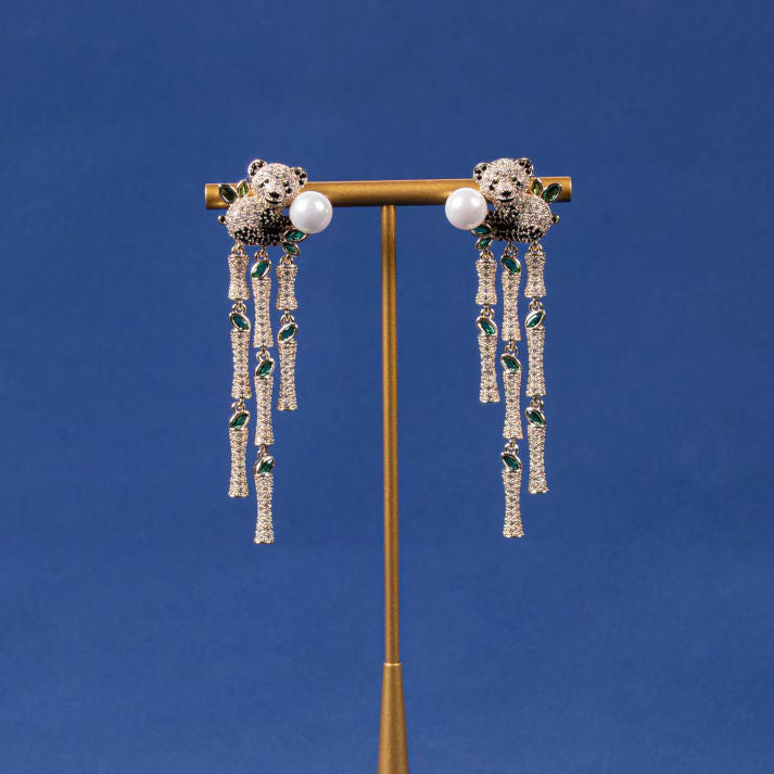 Teddy Bear Necklace & Earrings Set with Pearl Detailing | Luxe Mulher