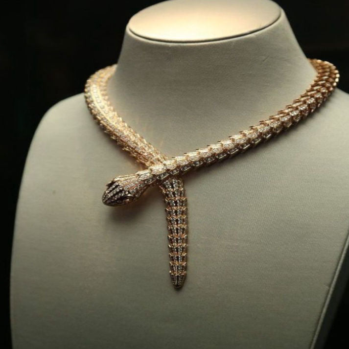 Luxury Gold-Toned Snake Design Necklace with Matching Earrings | Luxe Mulher