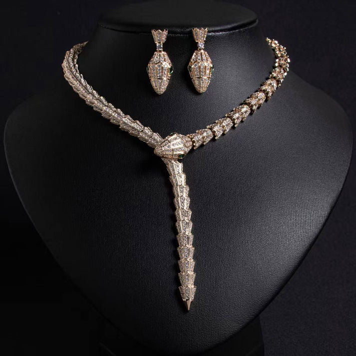 Luxury Gold-Toned Snake Design Necklace with Matching Earrings | Luxe Mulher