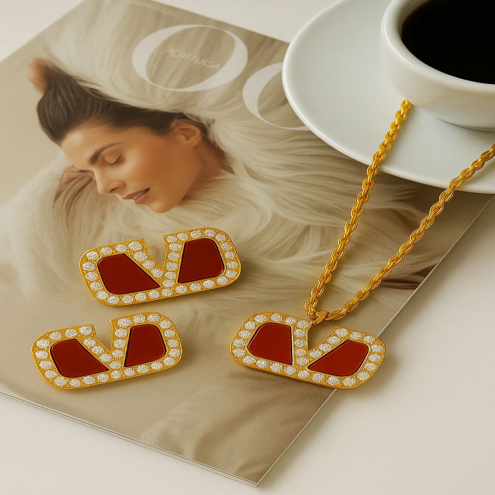 Luxury Red Enamel Pendant Necklace with Diamond Accents – Luxe Mulher