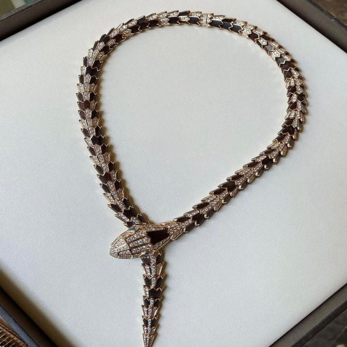 Golden Snake-Inspired Necklace & Earrings Set | Luxe Mulher