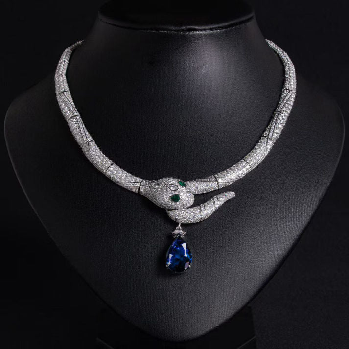 Exquisite Diamond Snake Necklace with Matching Drop Earrings | Luxe Mulher