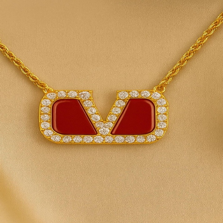 Luxury Red Enamel Pendant Necklace with Diamond Accents – Luxe Mulher