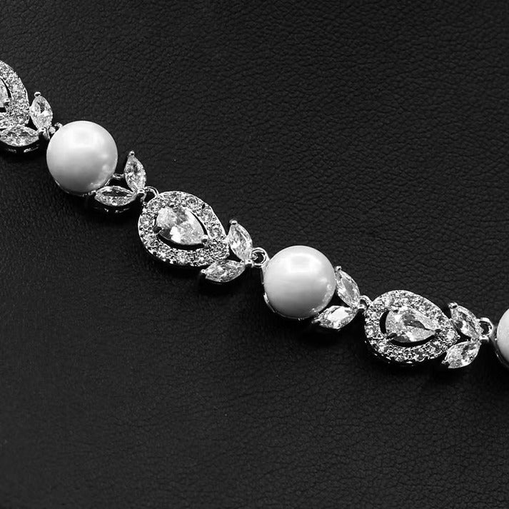 Elegant Pearl & Diamond Necklace with Matching Drop Earrings | Luxe Mulher