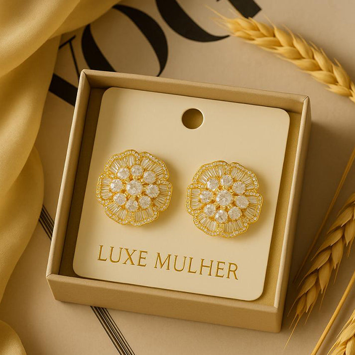 Floral Gold Stud Earrings – Elegant Luxe Mulher Sparkle